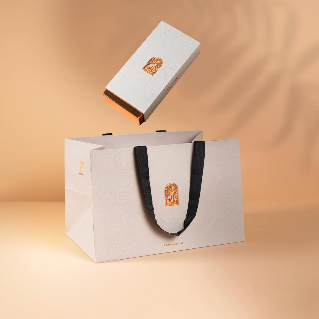 Branded Luxury Chocolate Box Custom Logo Design Exquisite Treats Gourmet Chocolate Gifts Premium Packaging - Fastfoodpak