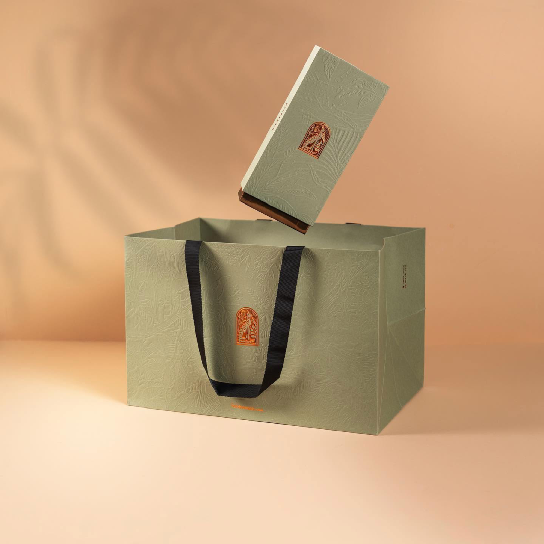 Branded Luxury Chocolate Box Custom Logo Design Exquisite Treats Gourmet Chocolate Gifts Premium Packaging - Fastfoodpak