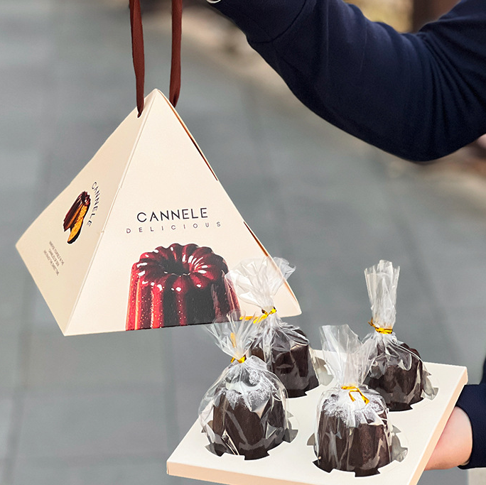 Custom Takeaway Small Pyramid Box for Bakery and Pastry
