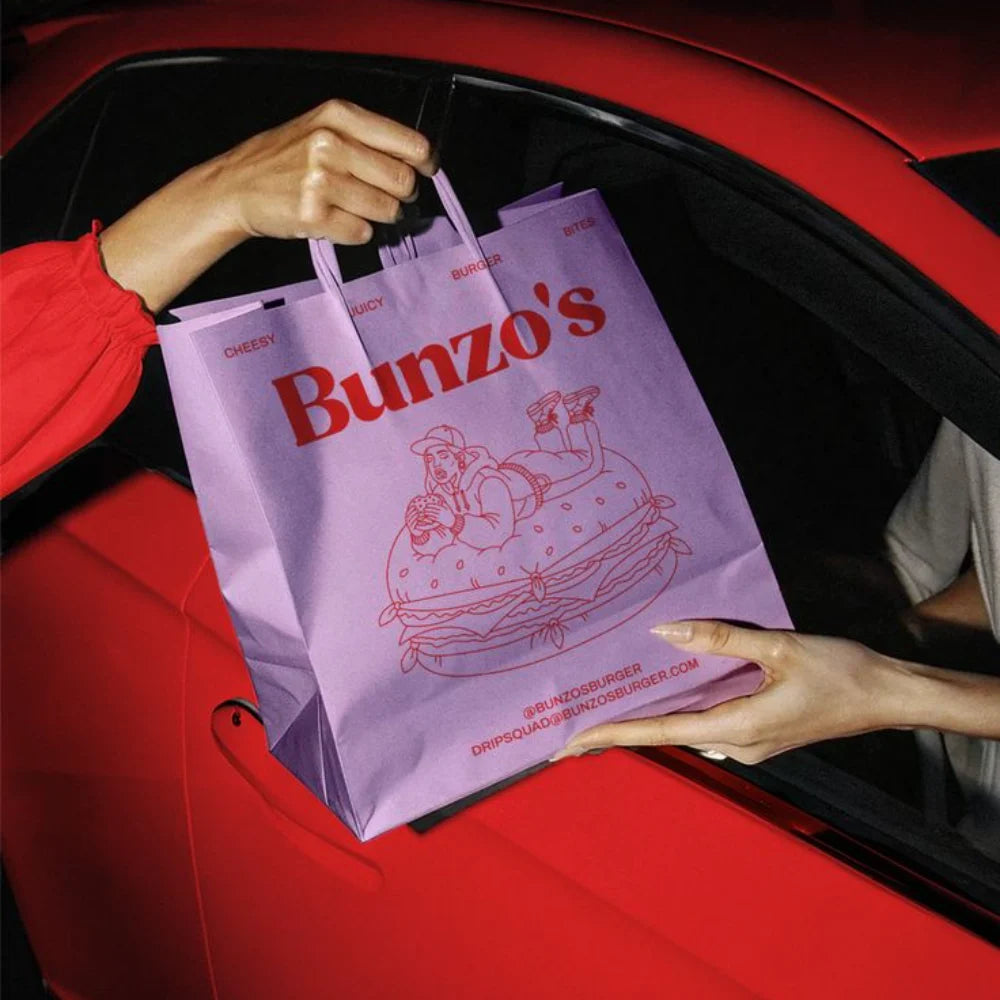 La nourriture écologique de recyclage d'impression personnalisée emporte les poignées de sac en papier kraft