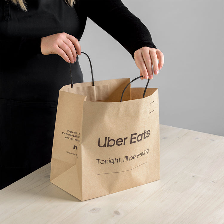 Logo fait sur commande imprimé le sac de papier de métier de réutilisation d'Eco avec des poignées pour l'emballage à emporter de nourriture