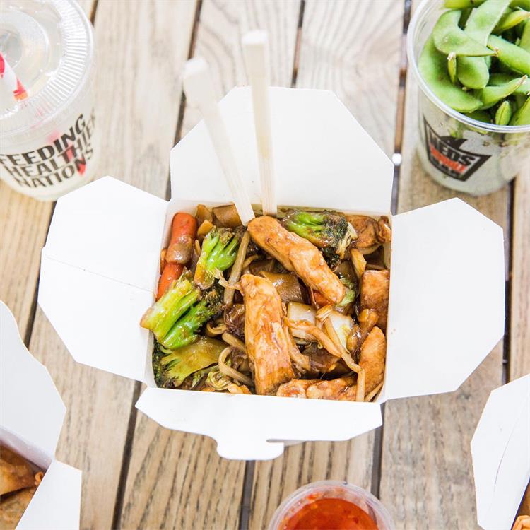 Boîte de nouilles en papier Kraft contenant des aliments chinois à emporter pour Restaurant jetable personnalisé avec poignée